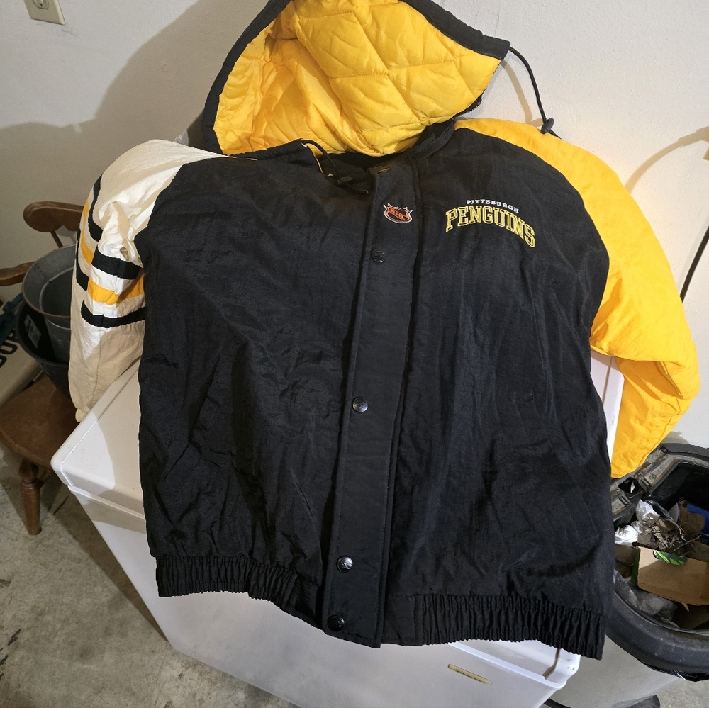 STARTER Black and Yellow Penguins Jacket